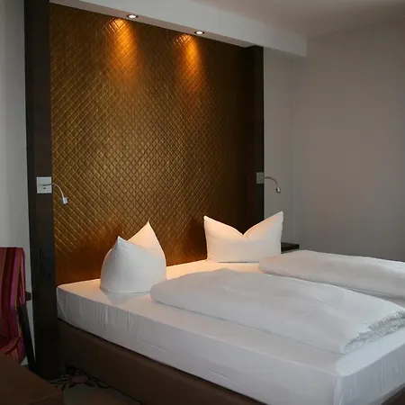 Hotell Parqeo Im A66