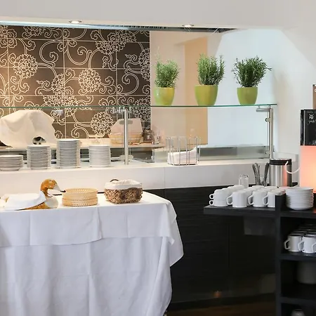 Hotell Parqeo Im A66