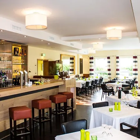 Parqeo Im A66 Hotell